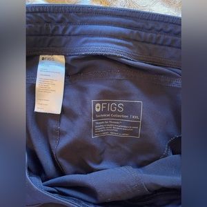 Figs navy XXL scrub pants